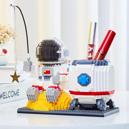 Astronaut On Moon Pen Holder Nano Building Blocks