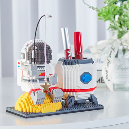 Astronaut On Moon Pen Holder Nano Building Blocks