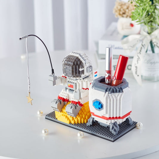 Astronaut On Moon Pen Holder Nano Building Blocks