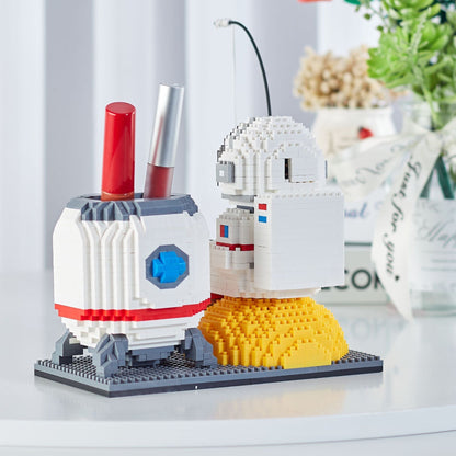 Astronaut On Moon Pen Holder Nano Building Blocks